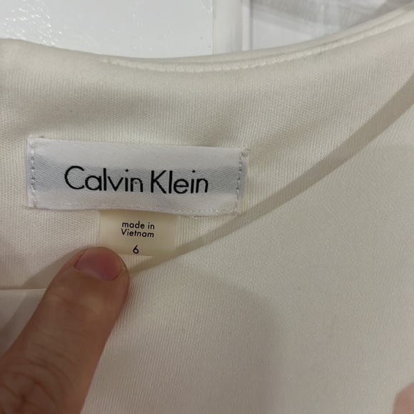 Calvin Klein floral dress - Picture 2 of 5